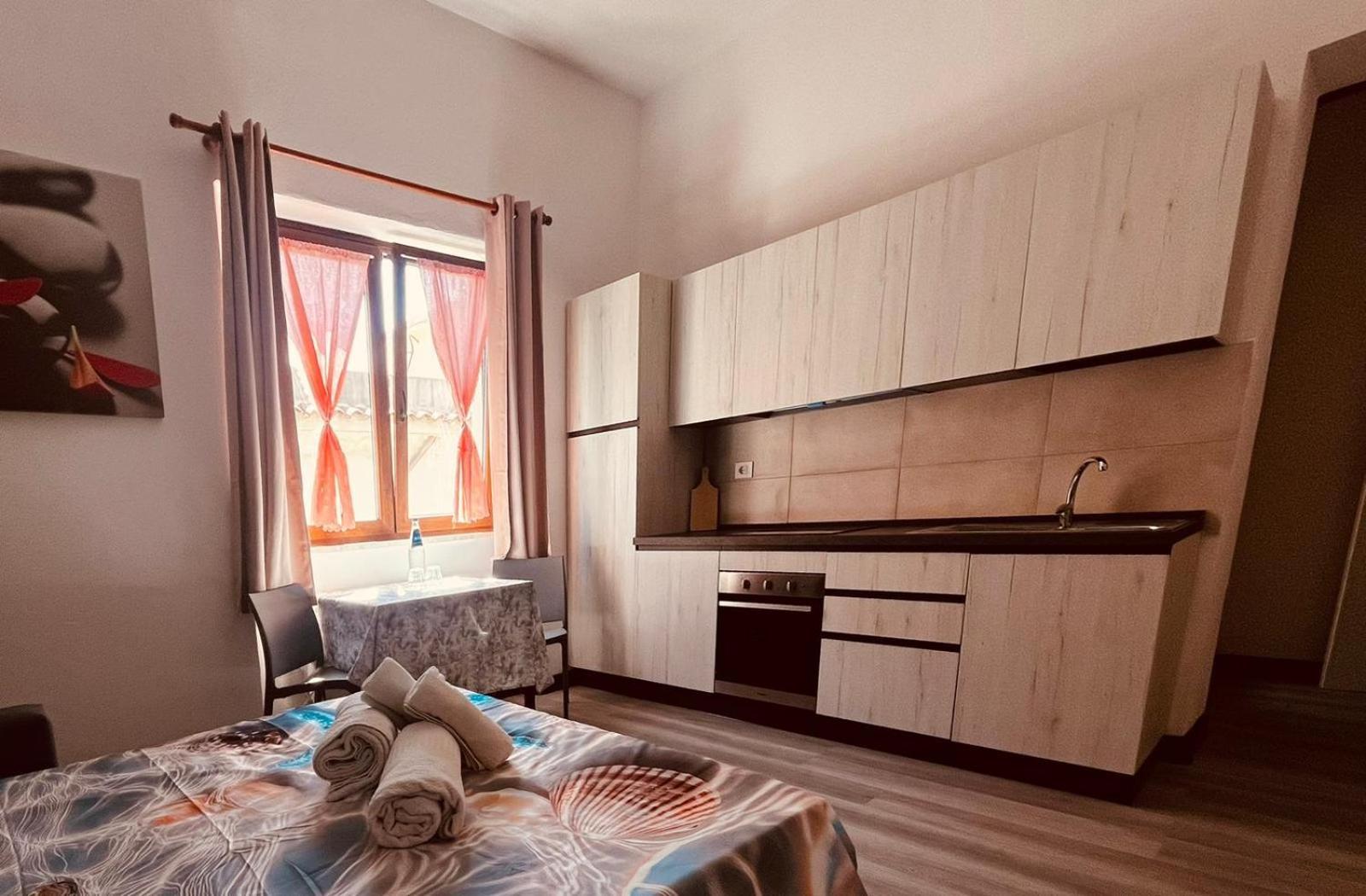 The Square Apartment โอโรเซย ภายนอก รูปภาพ